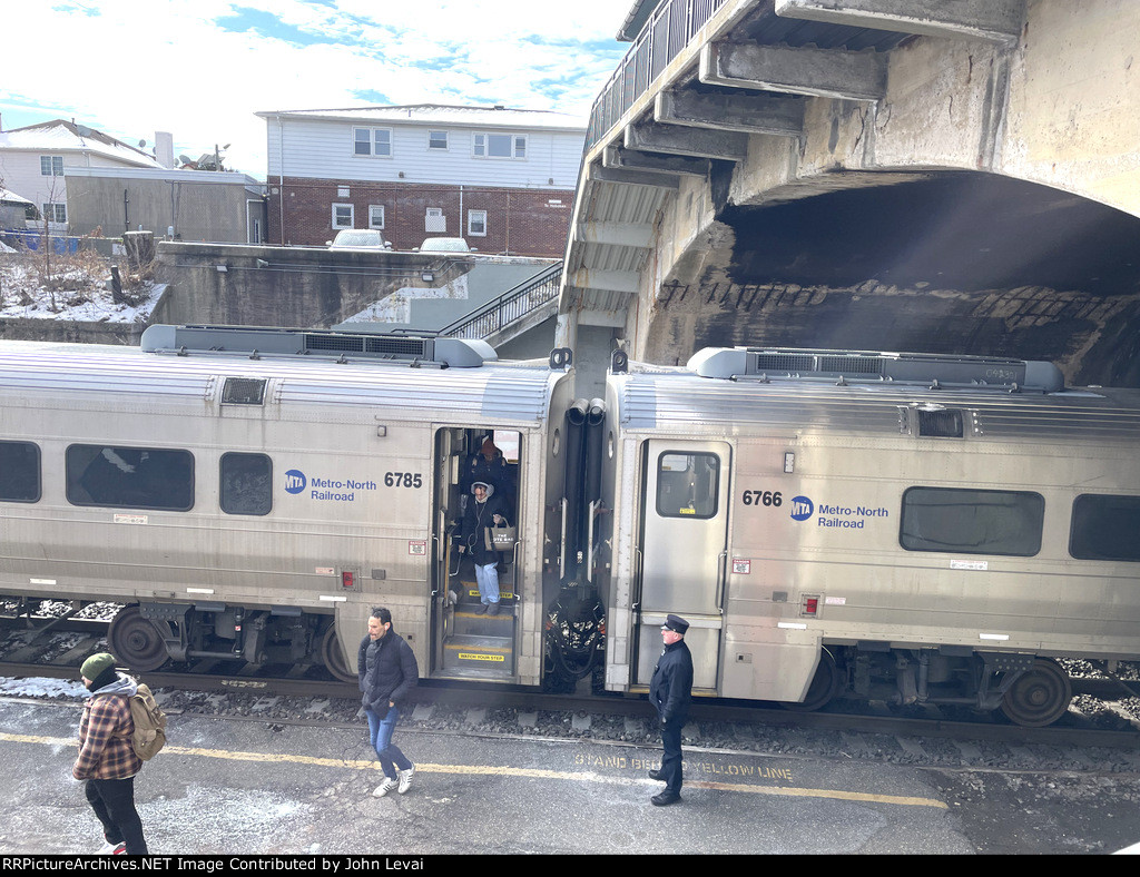 NJT Train # 1715 at Kingsland Sta